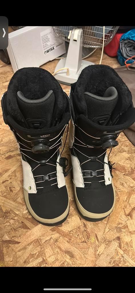 Snowboard boots (maat 43) MAAR 1 KEER GEDRAGEN! +nieuwe Bril, Sports & Fitness, Snowboard, Comme neuf, Enlèvement ou Envoi