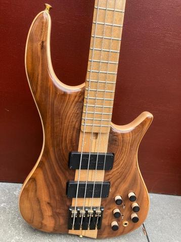 Bass Merlos standard 4 strings 