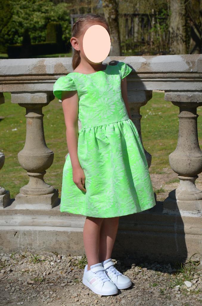 Groen jurkje 1ste communie Blue Bay met bijpassende gilet, Enfants & Bébés, Vêtements enfant | Taille 122, Comme neuf, Fille, Robe ou Jupe