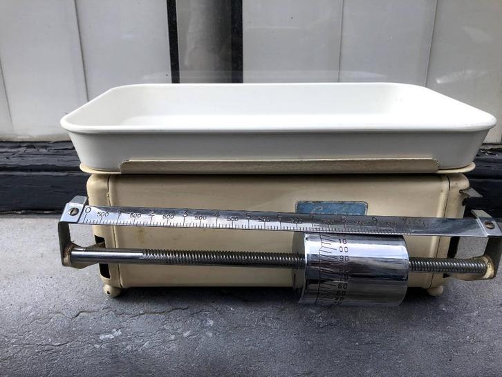 Oude huishoudweegschaal met schuifgewicht, Lyssex, Swiss, Antiek en Kunst, Antiek | Keukengerei, Ophalen