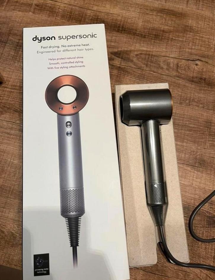 Dyson supersonic haardroger nieuw, Handtassen en Accessoires, Uiterlijk | Haarverzorging, Zo goed als nieuw, Haardroger, Ophalen