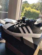 Adidas.  Maat 35, Kinderen en Baby's, Kinderkleding | Schoenen en Sokken, Ophalen of Verzenden, Nieuw