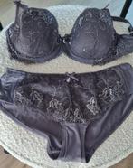 Grijs bh met bijpassend slipje S, Kleding | Dames, Ondergoed en Lingerie, Ophalen of Verzenden, Grijs, BH