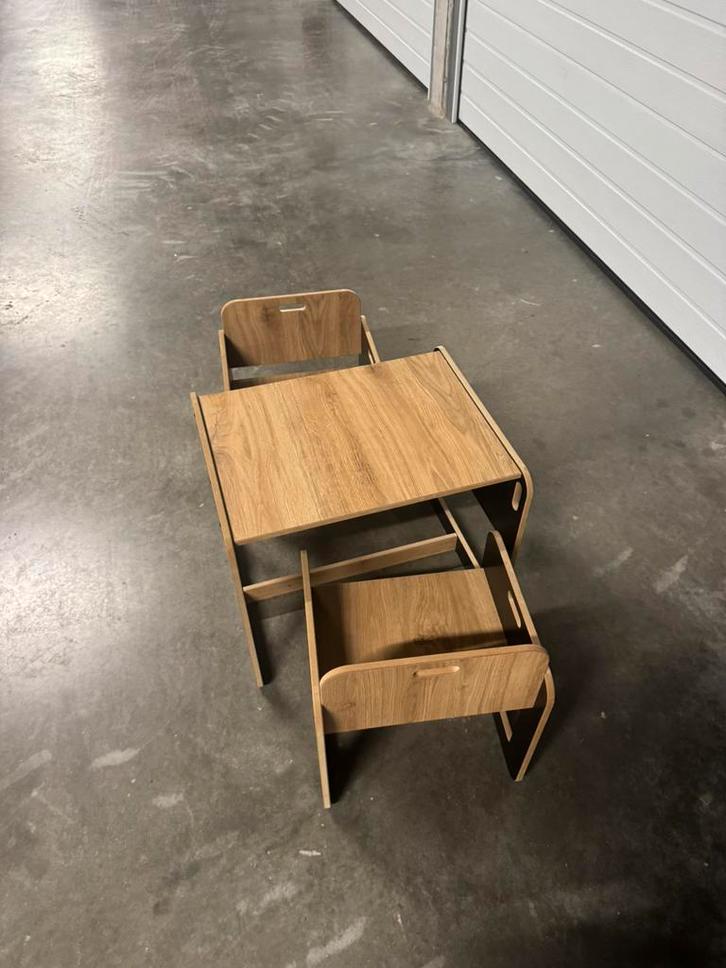 Kinderbank met tafel + 2 stoeltjes – stevig & modern, Huis en Inrichting, Slaapkamer | Nachtkastjes, Zo goed als nieuw, Ophalen
