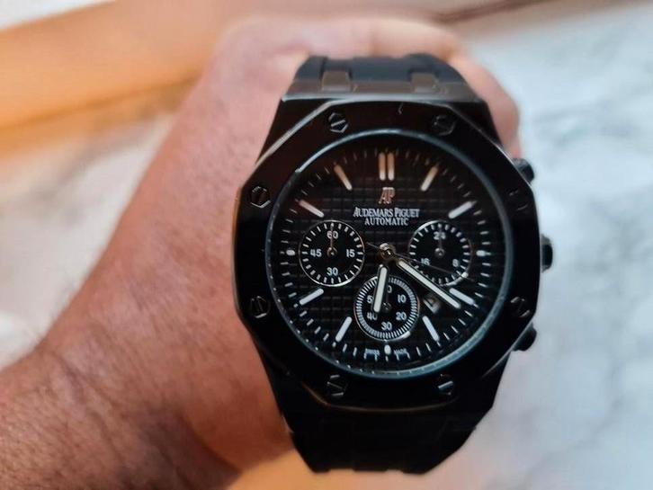 Nieuwe Audemars Piguet Royal Oak Offshore Black Edition 44mm, Handtassen en Accessoires, Horloges | Heren, Nieuw, Polshorloge