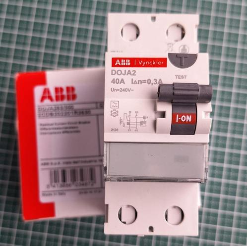 ABB differentieel schakelaar 300 mA 40A 2P, Doe-het-zelf en Bouw, Elektriciteit en Kabels, Zo goed als nieuw, Schakelaar, Ophalen of Verzenden