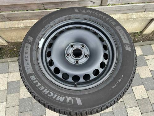VW PASSAT / SKODA SUPERB WINTERSET NIEUWSTAAT 215/60/R16, Auto-onderdelen, Banden en Velgen, Banden en Velgen, Winterbanden, 16 inch