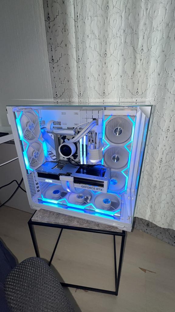 PC de jeu entièrement blanc, Informatique & Logiciels, Ordinateurs de bureau, Comme neuf, SSD, Gaming, Enlèvement