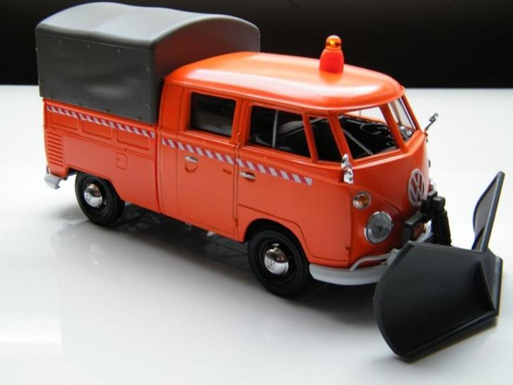 Modelauto Volkswagen Pickup T1 bus Sneeuw schuiver 1:24, Hobby en Vrije tijd, Modelauto's | 1:24, Nieuw, Bus of Vrachtwagen, Motormax
