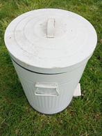 poubelle en fer blanc avec couvercle et bac intérieur en PVC, Enlèvement, Utilisé, Moins de 50 cm, À pédale
