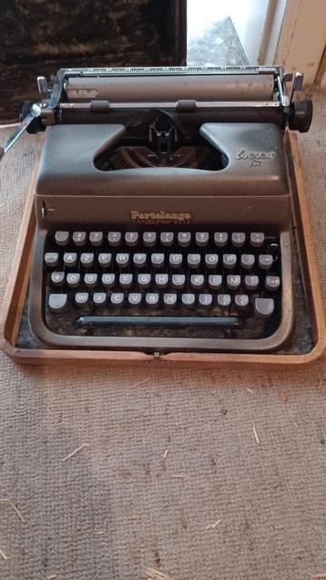 Machine à écrire Everest K2  beschikbaar voor biedingen