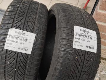 2 pneus Goodyear ultragrip M+S hiver winter  225/40 18: 7mm disponible aux enchères