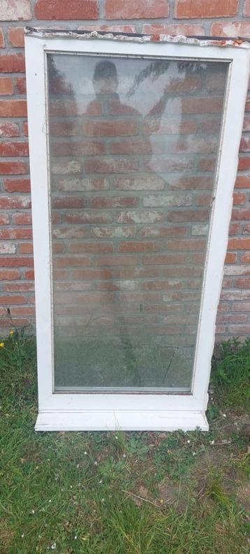 Vast raam (62x124cm)  beschikbaar voor biedingen