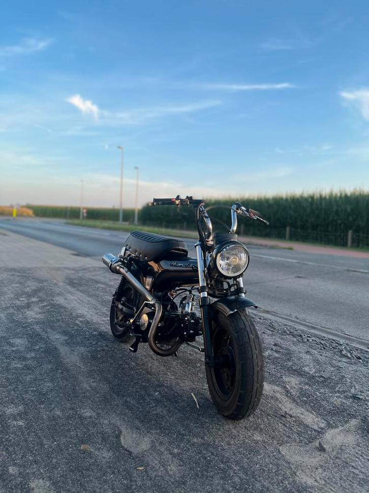 Dax te koop.  700€. ( 72cc). B klasse, Fietsen en Brommers, Brommers | Overige merken, Ophalen