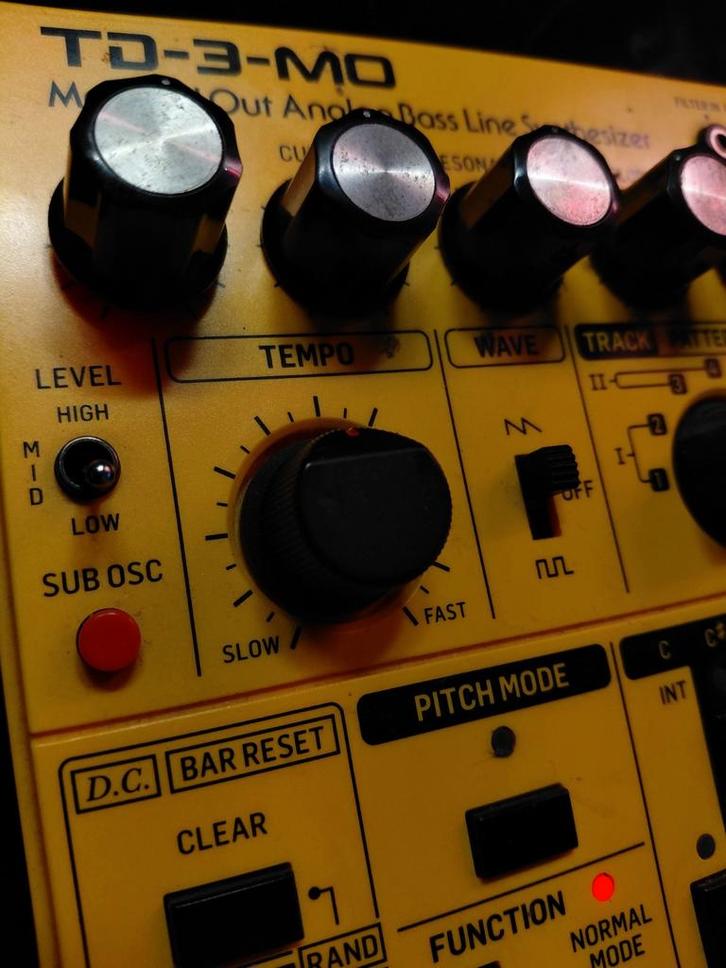 TD-3-MO modded out Analog Bass Line Synthesiser perfect io., Muziek en Instrumenten, Synthesizers, Ophalen