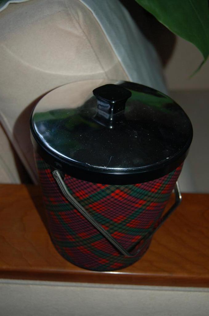 ijsemmer VINTAGE diameter 15cm hoogte 16cm uit 1966, Antiquités & Art, Curiosités & Brocante, Enlèvement ou Envoi