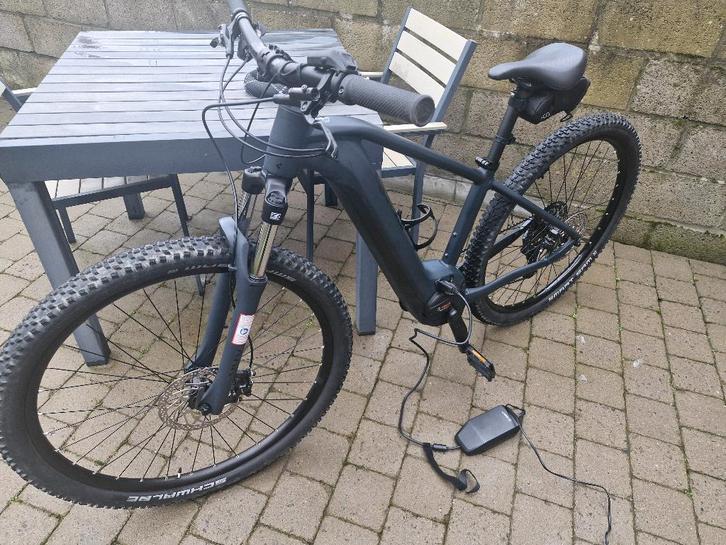 A vendre VTT a assistance elect de marque Cube 625, Fietsen en Brommers, Elektrische fietsen, Nieuw, Cube, 51 tot 55 cm, 50 km per accu of meer