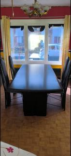 Table à manger avec quatre chaises, Articles professionnels, Enlèvement