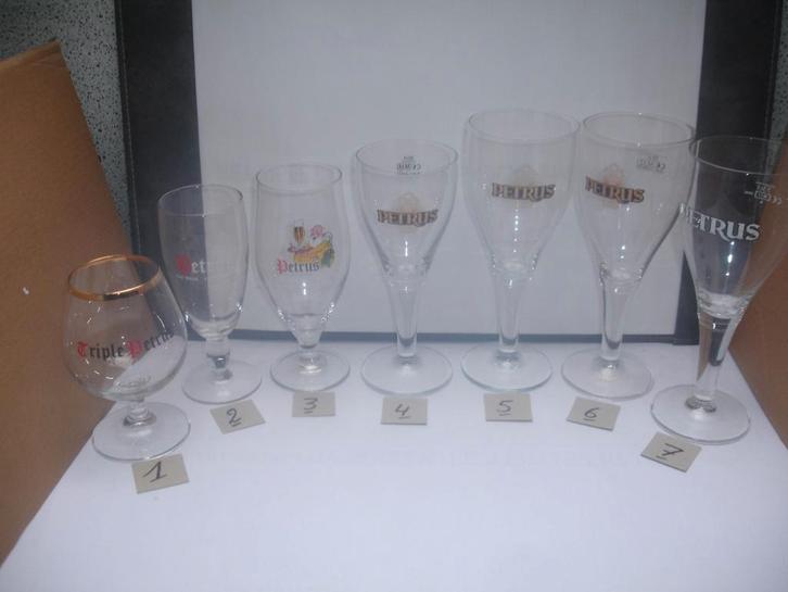 Bierglas Petrus, 8 verschillende aan € 1,00 per stuk, Verzamelen, Biermerken, Zo goed als nieuw, Glas of Glazen, Overige merken