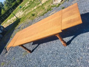 Eiken tafel (uitschuifbaar) beschikbaar voor biedingen