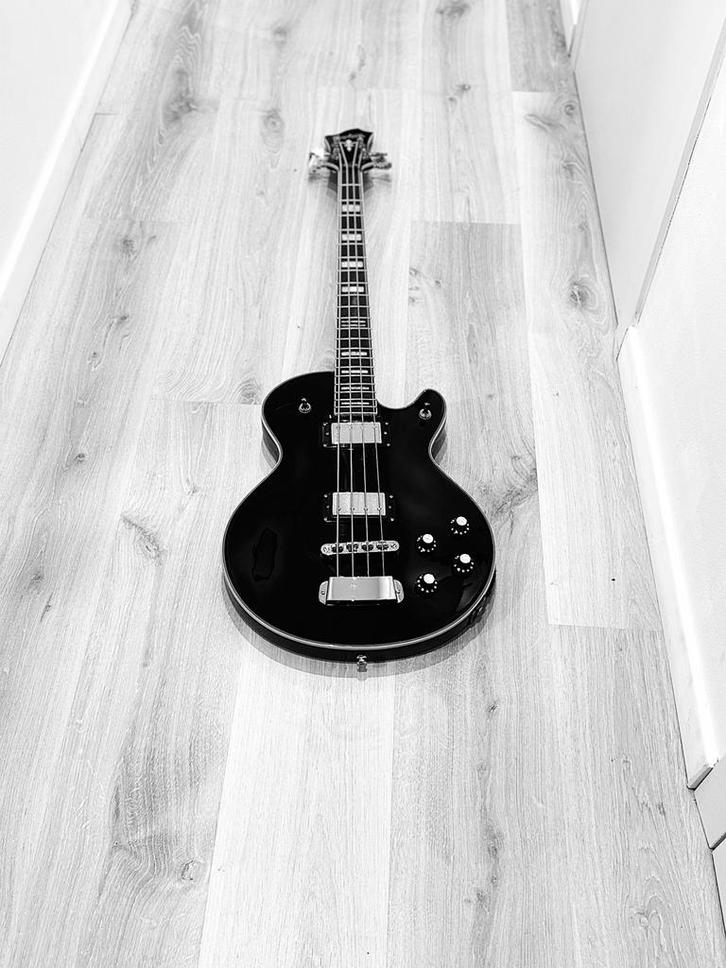 Hagstrom Swede Bass (medium shortscale), Muziek en Instrumenten, Snaarinstrumenten | Gitaren | Bas, Zo goed als nieuw, Ophalen