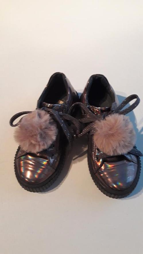 Bronskleurige sneakers van Kipling - maat 28, Kinderen en Baby's, Kinderkleding | Schoenen en Sokken, Nieuw, Schoenen, Meisje