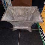 Antieke ijzeren bloembak . 30cm breed-21cm hoog ., Antiek en Kunst, Ophalen of Verzenden