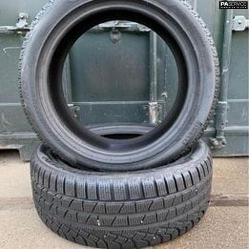 2x Pirelli Sotto Zero 235 45 18 winterbanden met 8 mm, Auto-onderdelen, Banden en Velgen, Velg(en), Personenwagen, Gebruikt, Ophalen of Verzenden