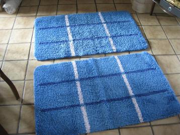 BADMAT (2) - 60 X 97 CM beschikbaar voor biedingen