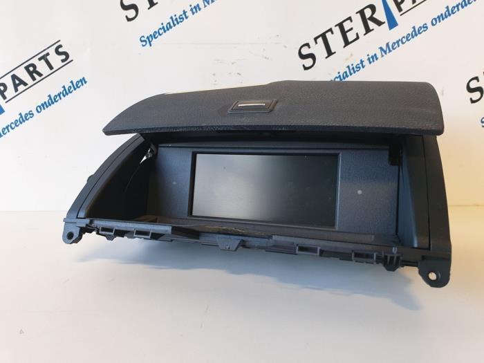 Navigatie Display van een Mercedes C-Klasse, Auto-onderdelen, Elektronica en Kabels, Mercedes-Benz, Gebruikt, 3 maanden garantie