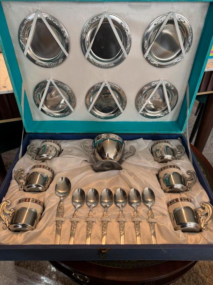 Un ensemble de boîtes à café plaquées argent, Hobby en Vrije tijd, Picknickmanden, Zo goed als nieuw, Ophalen of Verzenden