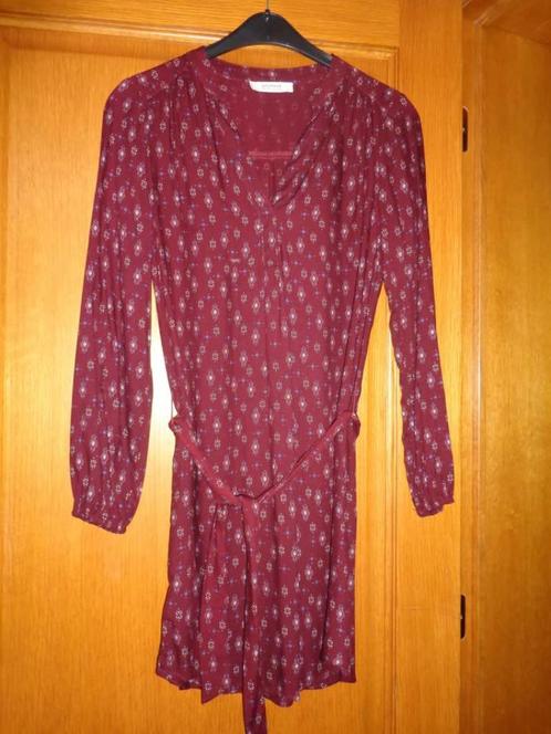 robe manches longues Taille 38, Kleding | Dames, Jurken, Zo goed als nieuw, Maat 38/40 (M), Overige kleuren, Knielengte, Ophalen of Verzenden