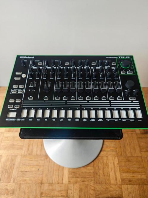 Roland Aira TR-8 Drumcomputer, Muziek en Instrumenten, Drumcomputers, Zo goed als nieuw, Ophalen