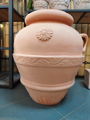 Kruik in Italiaanse terracotta 