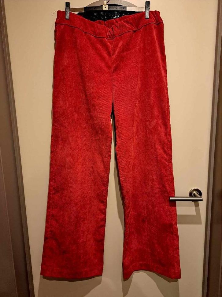 Sea Me Happy, broek cordury, ribfluweel, wijd, m L, Kleding | Dames, Broeken en Pantalons, Zo goed als nieuw, Maat 42/44 (L), Rood