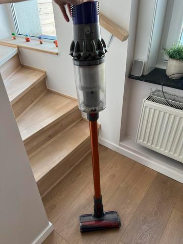 Aspirateur balai Dyson, 1600 à 2000 watts, Aspirateur, Réservoir, Enlèvement
