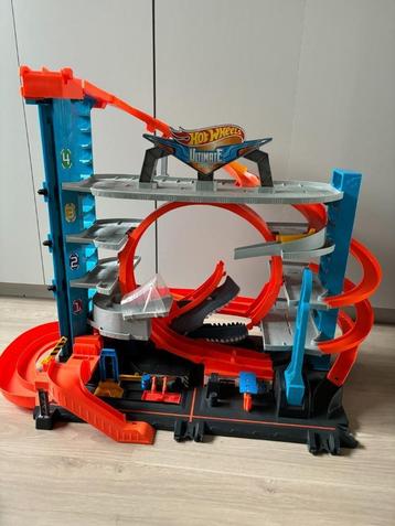 Hot wheels garage met haai beschikbaar voor biedingen