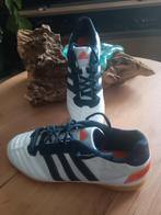 Adidas Sala basketbal, Verzenden