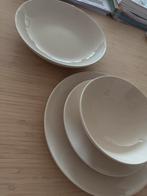 Ikea servies beige 32 delig, Huis en Inrichting, Keuken | Servies, Ophalen, Zo goed als nieuw, Bord(en)