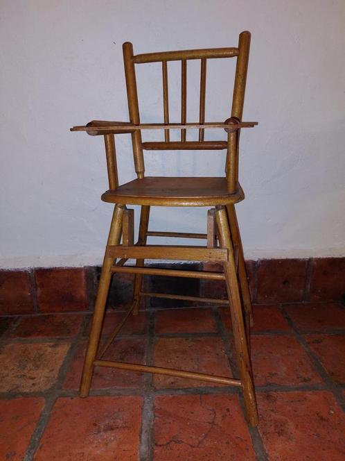 oud houten poppen stoeltje, begin 1900, Antiquités & Art, Curiosités & Brocante, Enlèvement ou Envoi