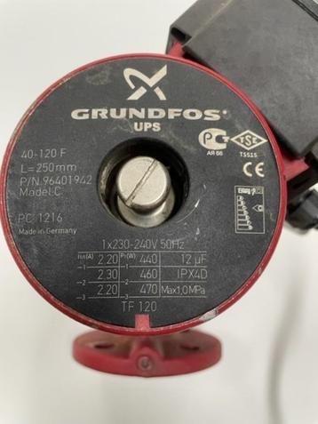 Grundfos UPS40-120 F circulatiepomp 96401942