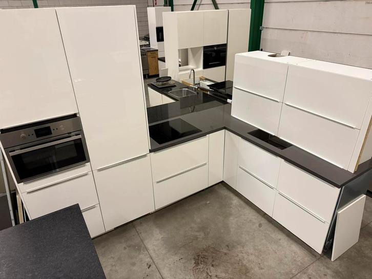 Moderne Hoogglans Witte Hoekkeuken + Apparatuur GEDEMONTEERD, Huis en Inrichting, Keuken | Complete keukens, Hoekkeuken, Wit, Composiet