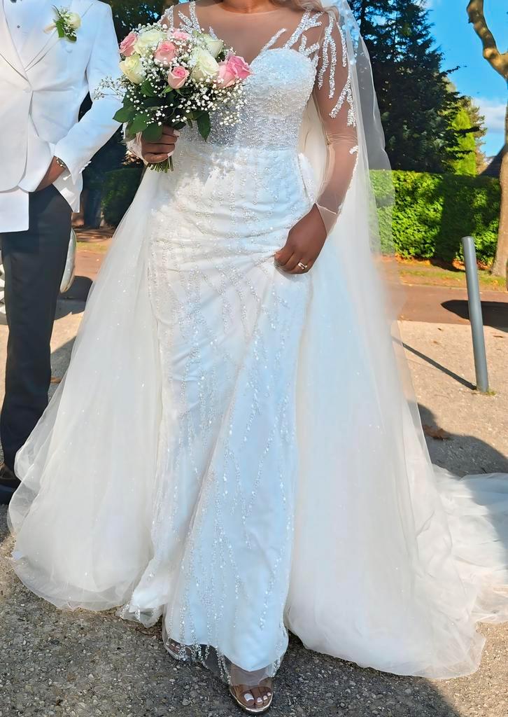 Robe de mariee avec le voile, Vêtements | Femmes, Vêtements de mariage & Accessoires de mariage, Comme neuf, Robe de mariée, Blanc