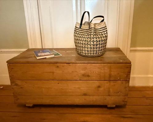 Grote Oude houten kist, Huis en Inrichting, Woonaccessoires | Kisten, Gebruikt, Grenenhout, Ophalen