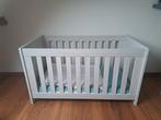 Baby/peuterbed Grijs houtprint, Ophalen, Zo goed als nieuw