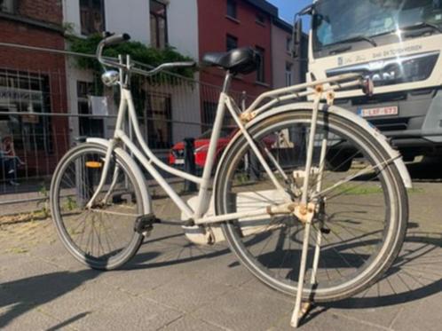 Witte omafiets - Soepel en onderhoudsvrindelijk, Fietsen en Brommers, Fietsen | Dames | Omafietsen, Zo goed als nieuw, 50 tot 53 cm
