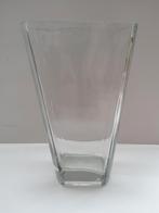 Conische vaas in zwaar helder glas, Ophalen of Verzenden, Zo goed als nieuw, Glas