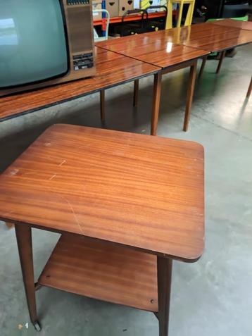 TV-tafel , oud, vintage  beschikbaar voor biedingen