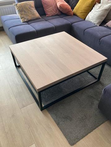 Salontafel 90x90 beschikbaar voor biedingen