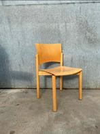 2 Scandinavische houten design stoelen - stapelbaar, Ophalen, Gebruikt
